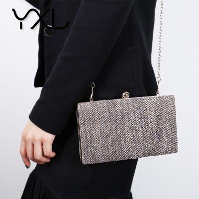 China Handmade/weave 2019 fashion clutch lady bags evening clutch bags velvet wedding clutch purse for sale