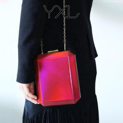 China Hot Selling Elegant Handmade/Laster Banquet Chain Clutch Bag Shoulder PU Laser Evening Dinner PU Bag for sale