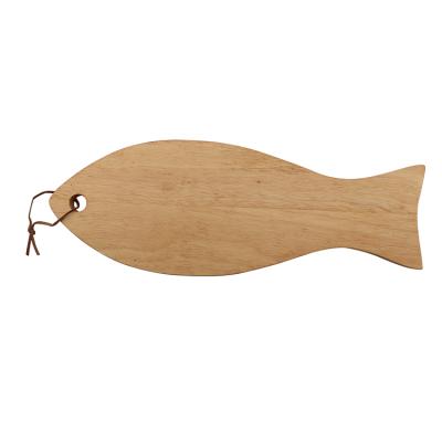 China Disposable Eco-friendly CE / EU Certification Feature And Fish Shape Kitchen Rubber Wood Cutting Board for sale