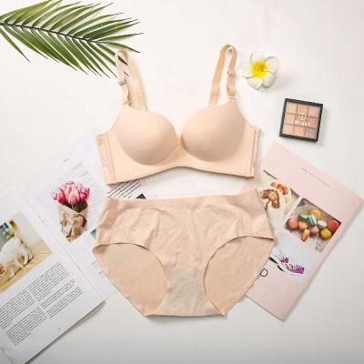 China 2022 One Piece New Custom Lady Traceless Bra Sets OEM Small Cup Push Up Sexy Bra Panties Set for sale