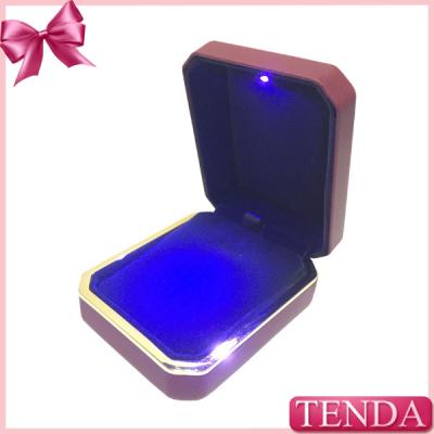 China Top Level LED Lighting Red Color Real Leather Blue Long Flocking Velvet Metal Pendant Box for sale