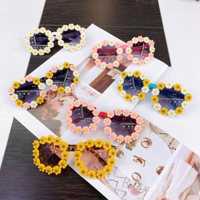 China Fashion Sunglasses Fashion Style Sunglasses Kids Luxury Design Eyewear Small Size Kids Sunglasses for sale