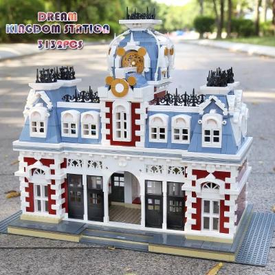 China Wonderland Brain Toy 2021 Lepini Street View DIY Brick Building Block Toy Set Building Toy Mold King 11004 Station for Kids Gift for sale