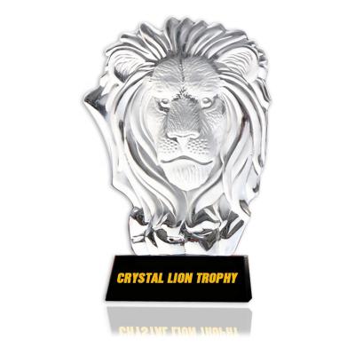 China Europe Newest Design Lion Head Statue Crystal Trophy 3D Lion Trophy Award For Business Cooperation Gifts for sale