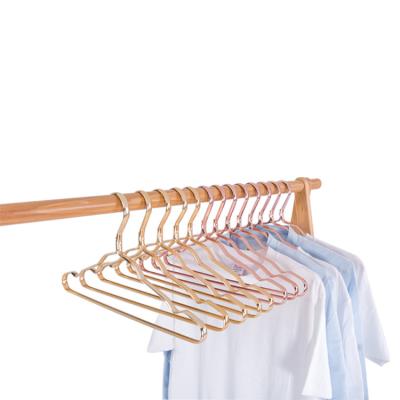 China Eco-friendly Gold Metal Aluminum Alloy OEM Wholesale Clothes Hangers Hanging Clothes for sale