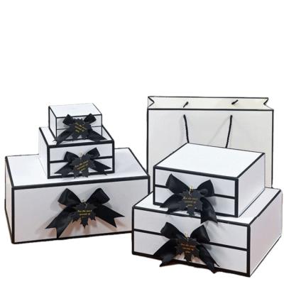 China Recycled Materials Exquisite Pattern Custom Design Jewelry Cosmetics Paper Gift Box Packaging Box for sale