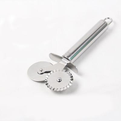 China Sustainable Wholesale Double Wheel Stainless Steel Pizza Cutter Knife for sale