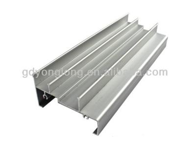 China Hojas de aluminio reflexivas anodizadas del revestimiento del calor, perfil de aluminio resistente a la corrosión 6063 T5 en venta