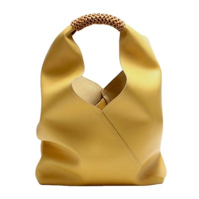 China Fashoion Lady Handbag 2021 designer inspired luxury hand knit 100% genuine cowhide soft shoulder bucket bag leather women's handbag for sale