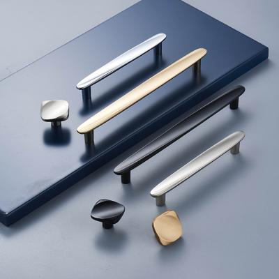 China Contemporary Exclusive New Design Modern Wardrobe Pull Black Gold Modern European Chrome Furniture Cupboard Handles for sale