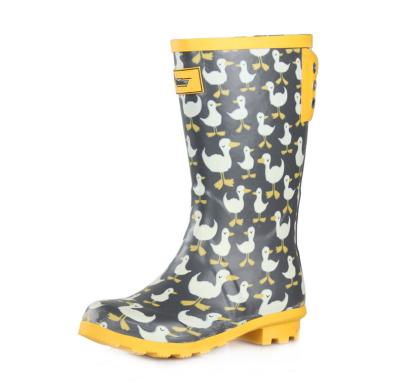 China Good quality 100%waterproof soft matte antisilp lightweight kids printed rubber rain boot for sale