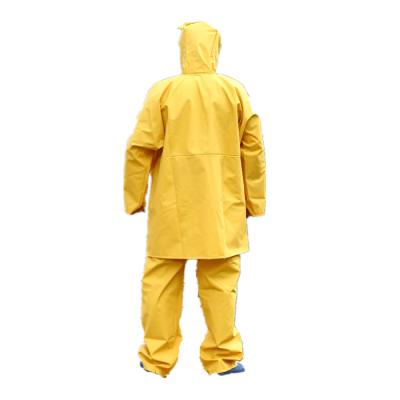 China 100% Good Price Sale Polyester Plastic Raincoat Uniform Suit Men Waterproof Rainwear Warm Workwear for sale