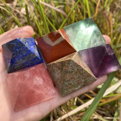 China Wholesale High Quality Healing Customized Healing Crystal Stone Pyramid For Gift from China for sale