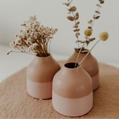 China Wholesale Custom Made Matte Hotel Decorative Ornament Wedding Art Decor Logo Ceramic Vases For Home Decor for sale