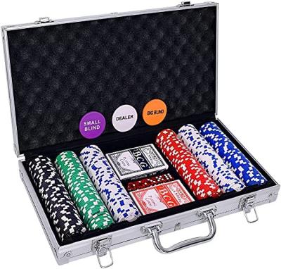 China Professional Portable Board Game 300PCS Chips Set 40mm11.5g Plastic Weight And Size Poker Set With 5 Dies 2 Poker Aluminum Box For Game for sale