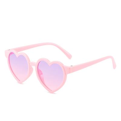 China Fashion sunglasses 2022 new children's heart sunglasses clean cute logo uv400 fashion kids sunglasses party tourism wholesale baby sol nits for sale