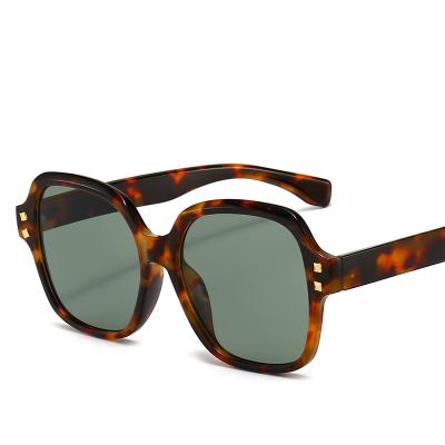 China Fashion Sunglasses Classic Vintage Frame Oversized Square Sunglasses For Women Custom Made High Quality Men's Sun Glasses for sale