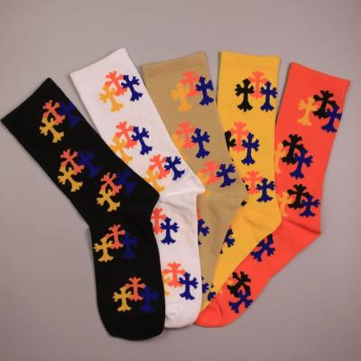 China Sports chrome Hearys Vloneys off street dance skateboard whiteys men and women in tube cotton cross socks for sale