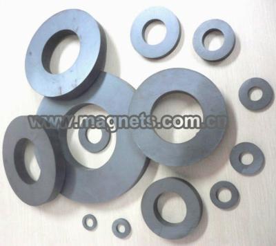 China Industrial magnet strong ferrite round magnets with holes for sale