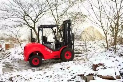 Chine Chariot élévateur diesel d'équipement de manutention industriel avec la capacité de réservoir de carburant 52L à vendre