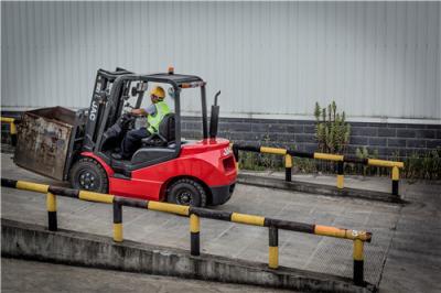 China Mini Pneumatic Tyre Electric Forklift Truck With USA Curtis Control CPD15 for sale