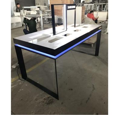 Chine custom design phone store tables with LED light promotion phone shop display tables with price tag on top à vendre