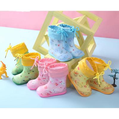 China 2020 New Product Lightweight Cheap Child Cute Cartoon Winter Rain Boots With Cute Dinosaur for sale