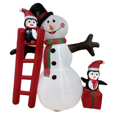 China Christamas Decoration 1.8m Christmas Decoration Inflatable Snowman and Penguin Penguin with LED Light for sale