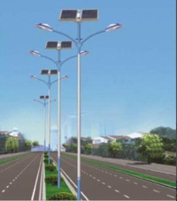 China 2 cabeças iluminação de rua eficiente de uma energia de 15 watts conduziram a iluminação de rua solar à venda