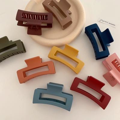 China Plastic Hair Claw Fashion Style Hair Accessories Hair Clutch Claw Clip For Women for sale