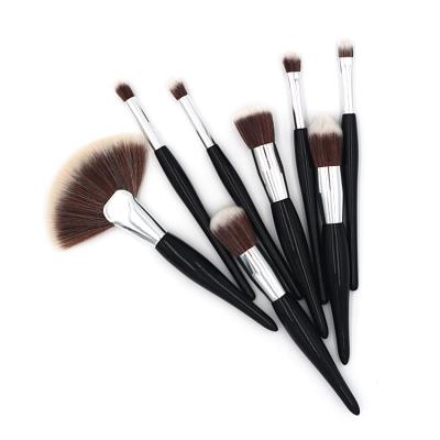 China Angular Blush Free Sample Vegan Cosmetic Makeup Brush 8pcs Luxury Wooden Lip Brush Makeup Brush Private Label Best Quality for sale