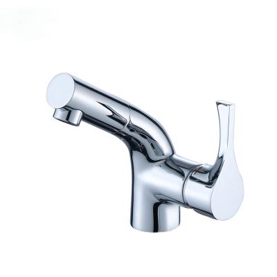 China Thermostatic Faucets Single Handle Clearance 1 Hole Chrome Kitchen Sink Lead Free Faucet With Sprayer for sale