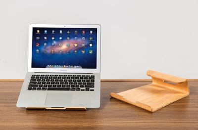 China Durable Laptop Stand Smoothly Treated Cooling Wooden Surface Built In Air Breathing Slots for sale