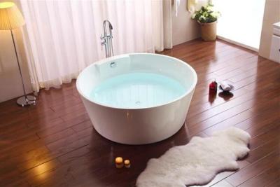 China Acrylic free standing bathtubs in good quality for sale