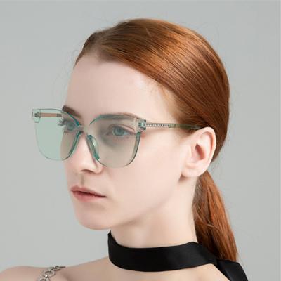 China Fashion sunglasses 2022 new European and American large-frame united sunglasses foreign trade diamond-studded border wholesale sunglasses for sale