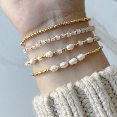 China Fashion Natural Freshwater Single Gold Pearl Elastic Bohemia Pearl Bracelet Gift Accessories For Friends New Year Gift Bracelet Lady for sale