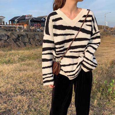 China Zebra V-Neck Pullover QUICK DRY Sweater for sale