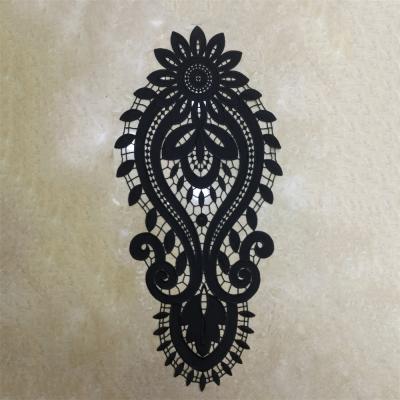 China Fashion new design water soluble embroidered fabric high quality polyester lace collar sewing with flower for dress for sale