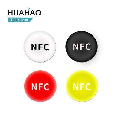 China Raincoat/Waterproof Free Sample! HUAHAO RFID Manufacturer Custom Programmable Social Media Sticker Tag Waterproof Phone Rfid Nfc Epoxy Tags Sticker for sale