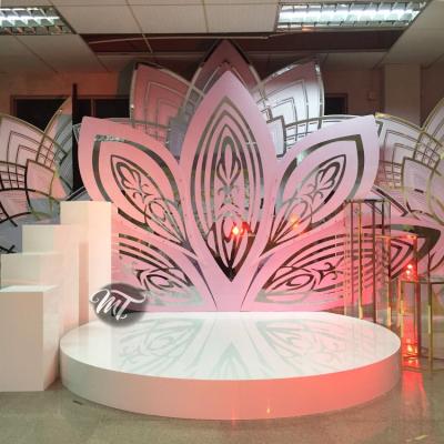 China Stage Romantic Acrylic White Round Wedding Stage Decoration Simple Design Elegant Wedding For Event Decoration for sale