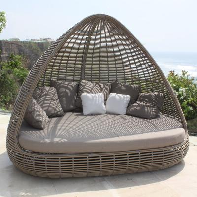 China Resort Industrial Solarium Club Hotel Pool Creative Design Around Bed Throw Outdoor Bed for sale