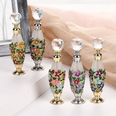 China Personal Care 6ml Patented Bee Bronze Copper Chrysalis Metal Flower Refillable Tin Mini Perfume Frosted Oil Glass Essential Oil Attar Bottles#59073 for sale