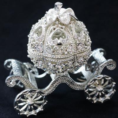 China Cinderella Pumpkin Horse Carriage Metal Jewelry Case Wedding Decoration Girls Gift Ring Ornament Container for sale