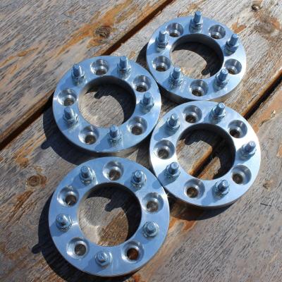 China Material 6061 T6 Wheel Spacer Adapters Anodized Finish 14x1.5 Thread Size Silver Color for sale