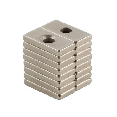 China Industrial Magnet Anti-Corrosion Rare Earth Countersunk Magnets Sintered Neodymium Magnet With Countersink Hole for sale