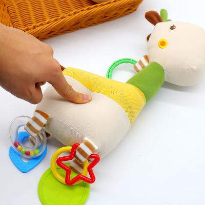 China Kids Toy Gift Baby Crib Hanging Teething Giraffe Teether Squeaky Plush Toy for sale