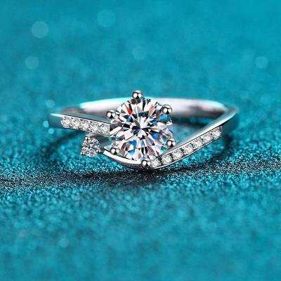 China Vintage Original 1-2 Carat Cut Diamond Test Past D Color Moissanite Brilliant Twist Button Ring 925 Silver For Women Gemstone Jewelry for sale