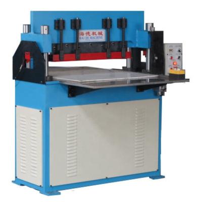 China Semi Automatic Manual Cloth Fabric Swatch Zigzag Cutting Machine for sale