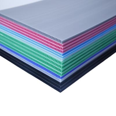 China 4mm Thickness Lightweight High Quality PP White Waterproof Hollow Sheet for sale