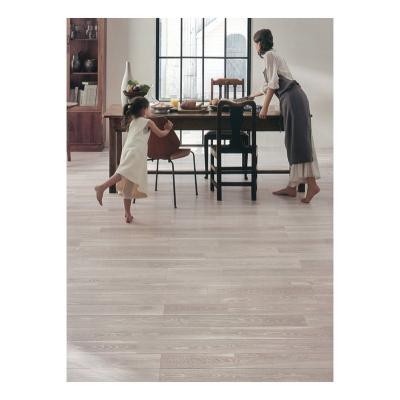 China Traditional Good Quality Hardwood Flooring Oak Solid Flooring For House Building for sale